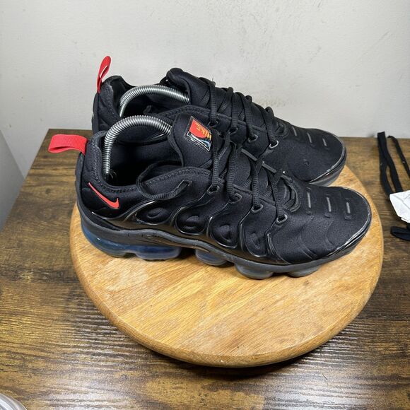 Nike Air VaporMax Plus Shoes Mens Size 11 Black Red Running Sneaker DQ7626-001